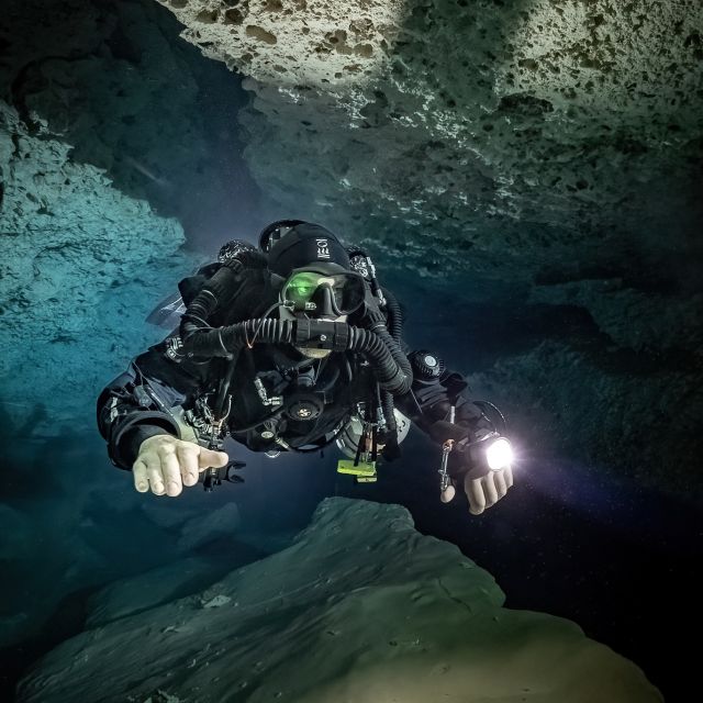 GUIDED CENOTE DIVING – UNDER THE JUNGLE